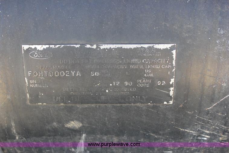 image for item J2254 1991 Ford LT8000 mixer truck