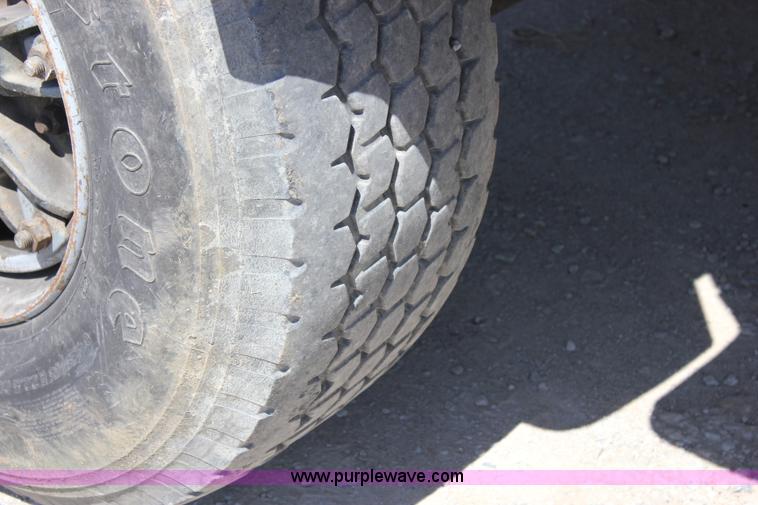 image for item J2254 1991 Ford LT8000 mixer truck