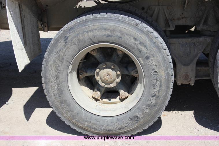 image for item J2254 1991 Ford LT8000 mixer truck