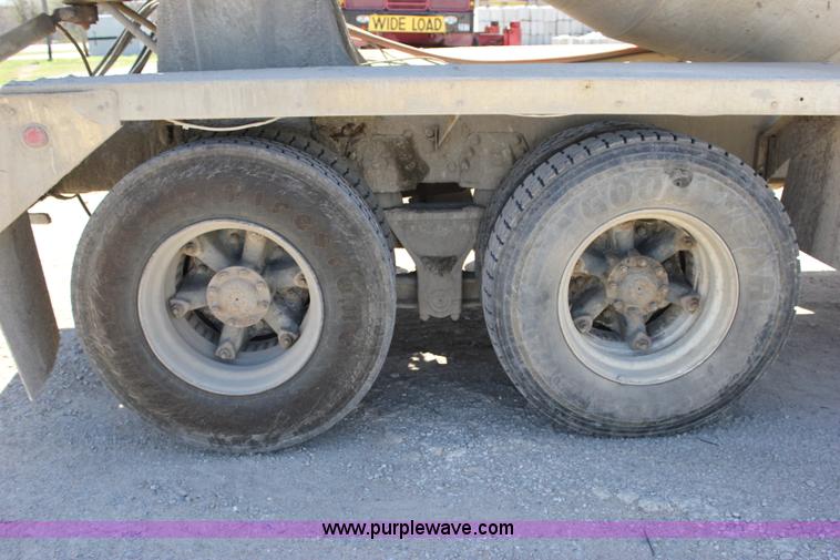 image for item J2254 1991 Ford LT8000 mixer truck