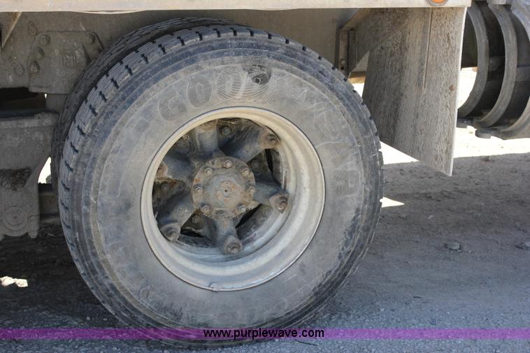 image for item J2254 1991 Ford LT8000 mixer truck