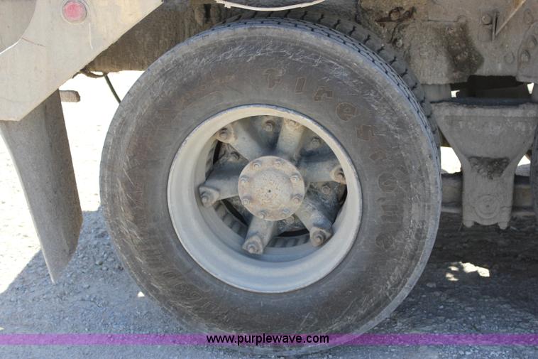 image for item J2254 1991 Ford LT8000 mixer truck