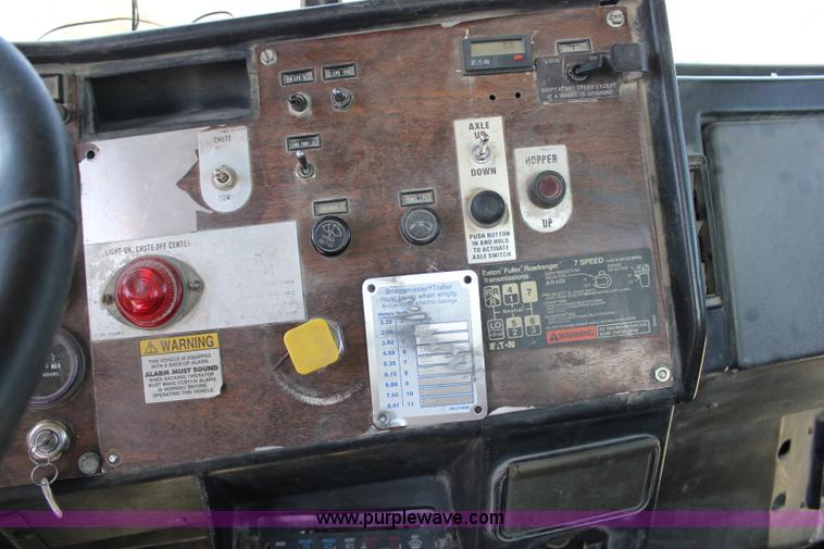 image for item J2255 1990 Peterbilt 357 mixer truck