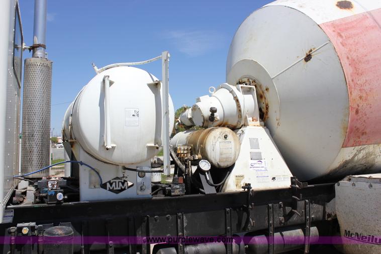 image for item J2255 1990 Peterbilt 357 mixer truck