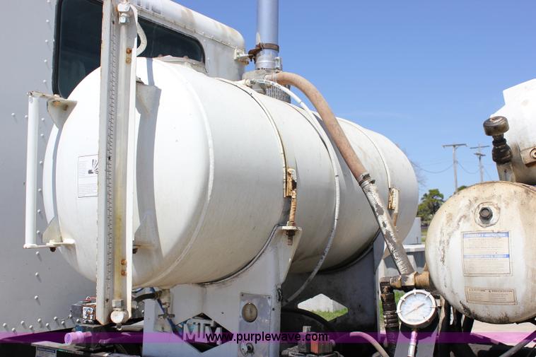 image for item J2255 1990 Peterbilt 357 mixer truck