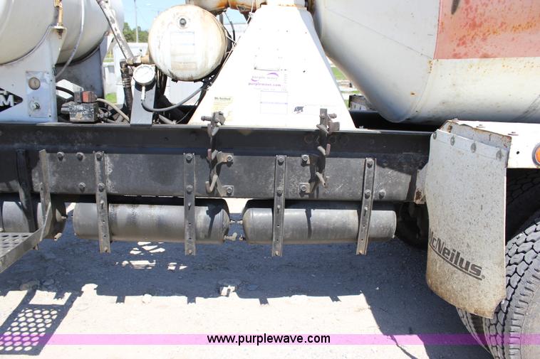 image for item J2255 1990 Peterbilt 357 mixer truck