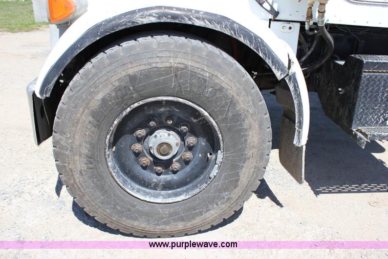 image for item J2255 1990 Peterbilt 357 mixer truck