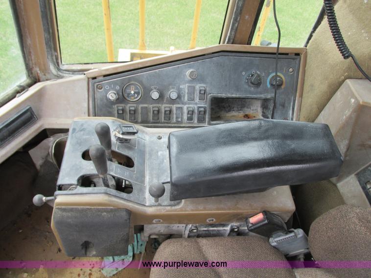 image for item K2087 1994 Caterpillar 990 wheel loader