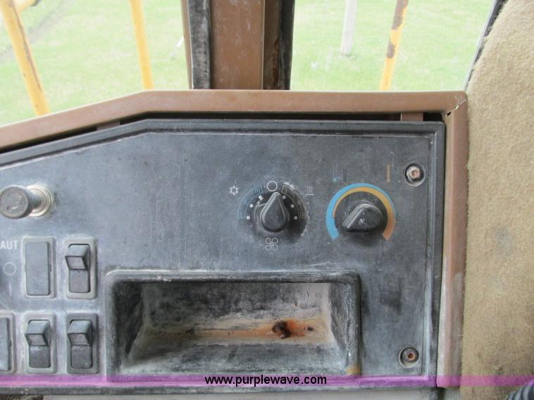 image for item K2087 1994 Caterpillar 990 wheel loader