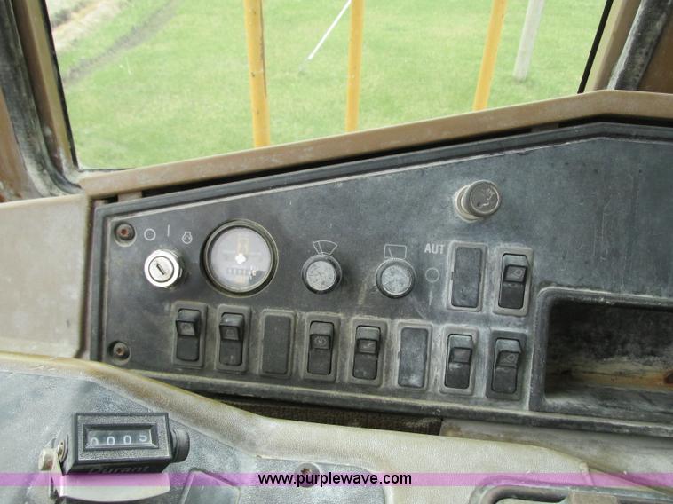 image for item K2087 1994 Caterpillar 990 wheel loader