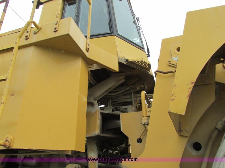 image for item K2087 1994 Caterpillar 990 wheel loader