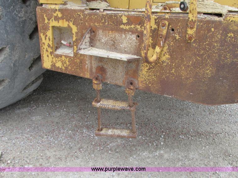 image for item K2087 1994 Caterpillar 990 wheel loader