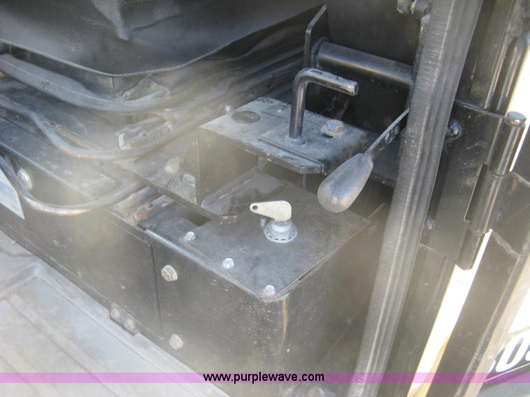 image for item K2971 2000 Caterpillar 303.5 compact excavator