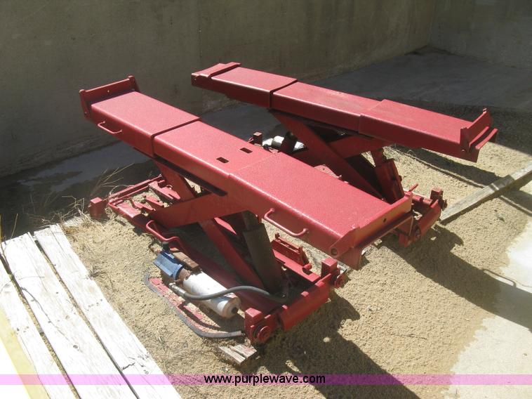 image for item K2997 Automotive lift