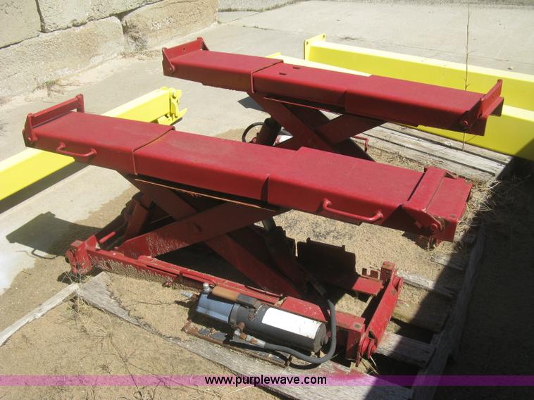 image for item K2997 Automotive lift