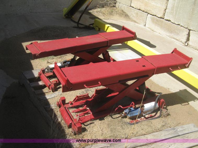 image for item K2997 Automotive lift