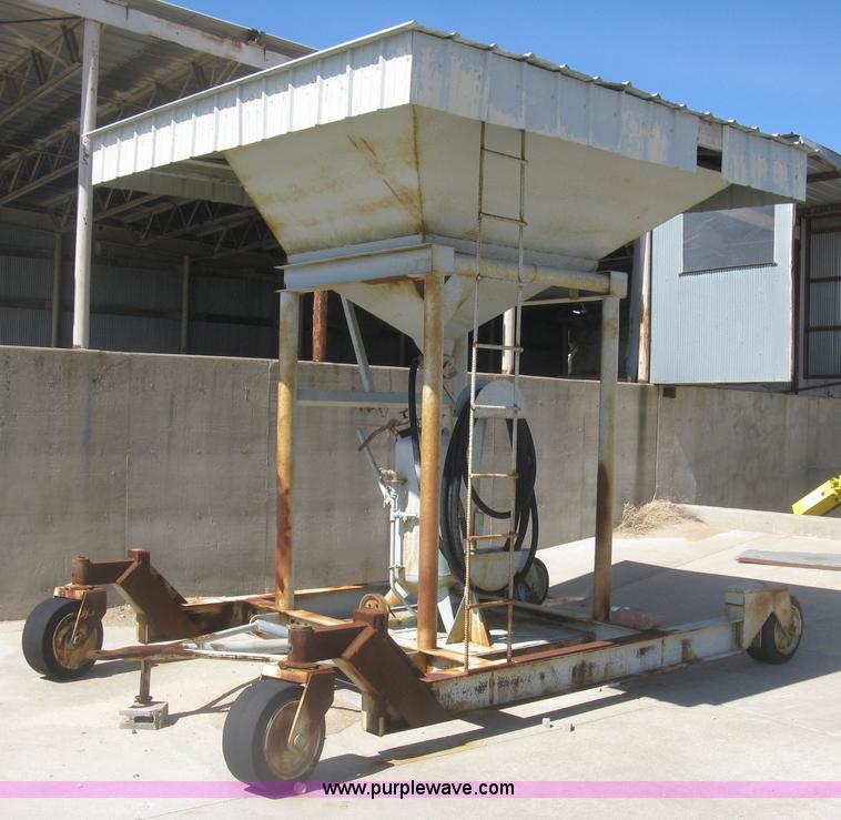 image for item K2998 Sandstorm sandblast hopper and pot