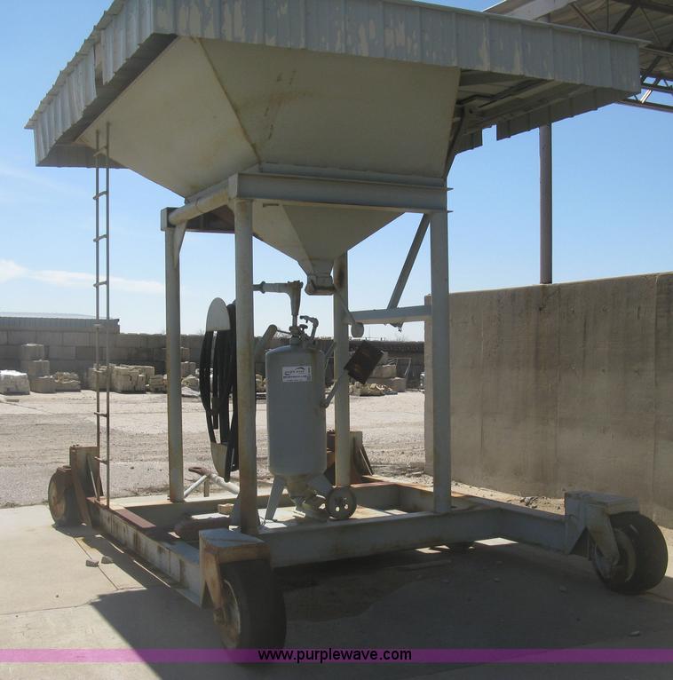 image for item K2998 Sandstorm sandblast hopper and pot