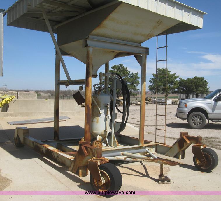 image for item K2998 Sandstorm sandblast hopper and pot