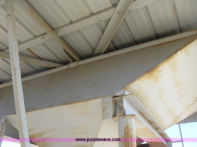 image for item K2998 Sandstorm sandblast hopper and pot