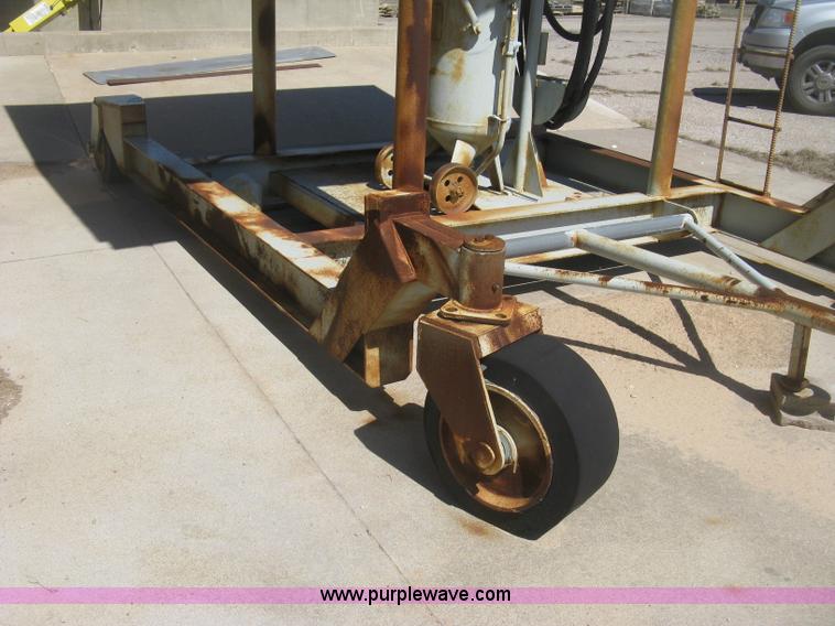 image for item K2998 Sandstorm sandblast hopper and pot