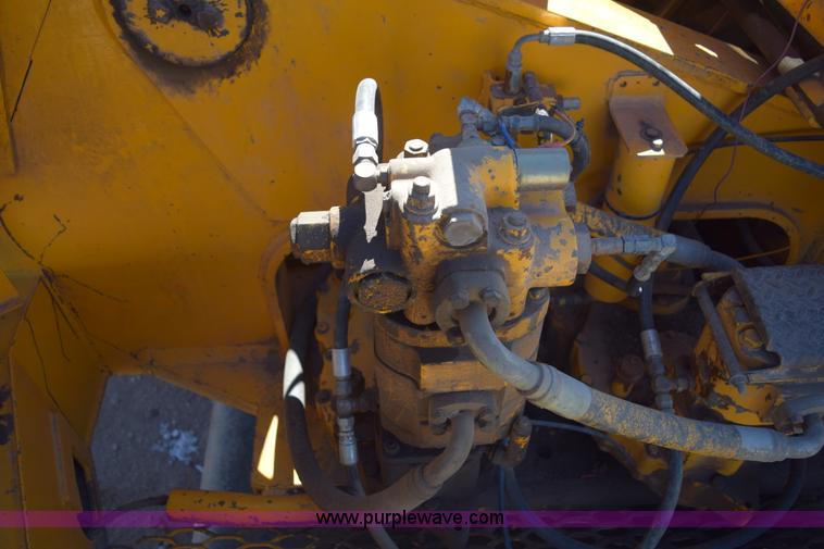 image for item K3206 John Deere 890A excavator