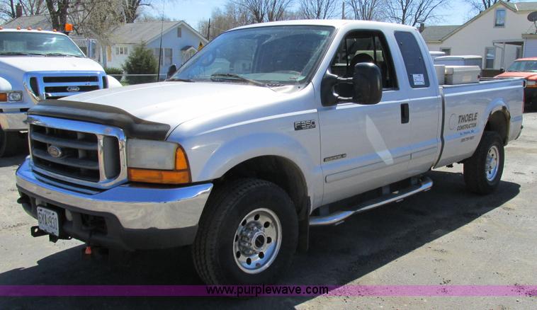 image for item K5002 2001 Ford F350 Super Duty XLT SuperCab pickup truck