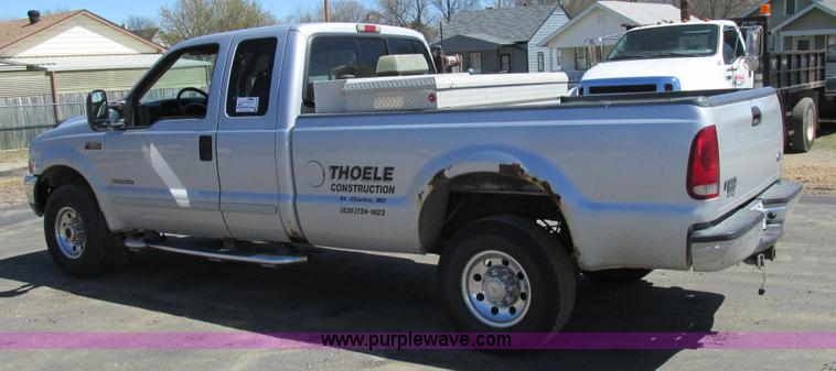 image for item K5002 2001 Ford F350 Super Duty XLT SuperCab pickup truck