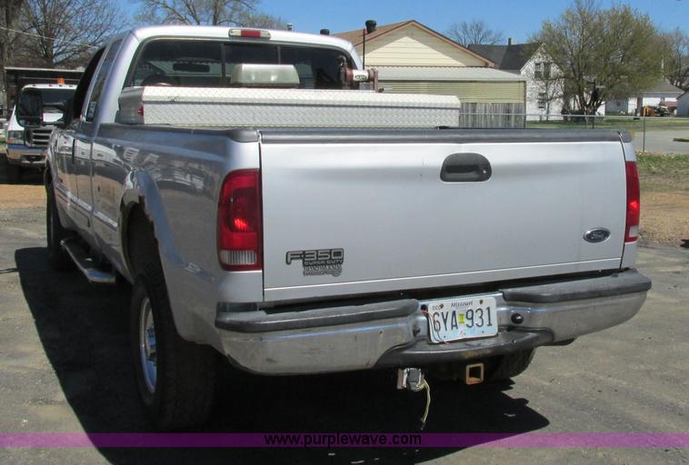 image for item K5002 2001 Ford F350 Super Duty XLT SuperCab pickup truck
