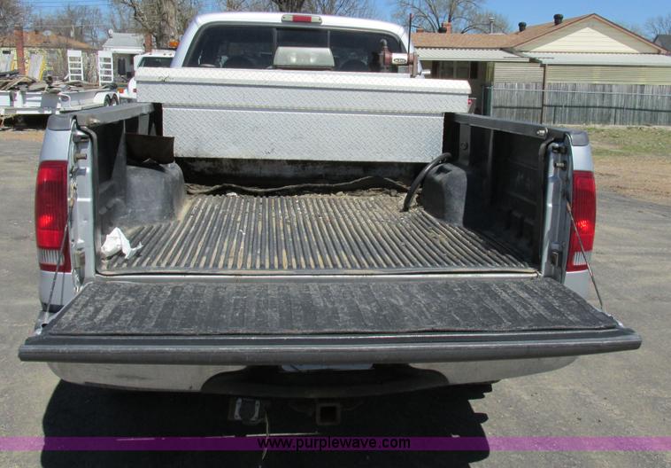 image for item K5002 2001 Ford F350 Super Duty XLT SuperCab pickup truck