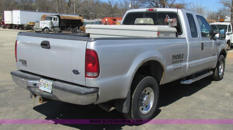 image for item K5002 2001 Ford F350 Super Duty XLT SuperCab pickup truck