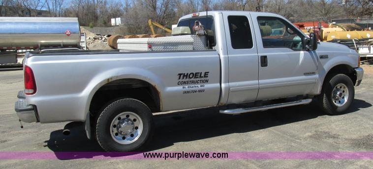 image for item K5002 2001 Ford F350 Super Duty XLT SuperCab pickup truck