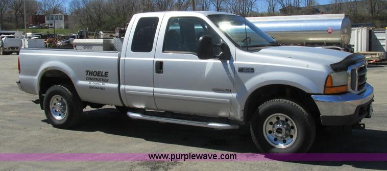 image for item K5002 2001 Ford F350 Super Duty XLT SuperCab pickup truck