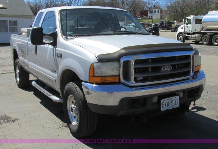 image for item K5002 2001 Ford F350 Super Duty XLT SuperCab pickup truck
