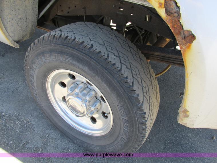 image for item K5002 2001 Ford F350 Super Duty XLT SuperCab pickup truck