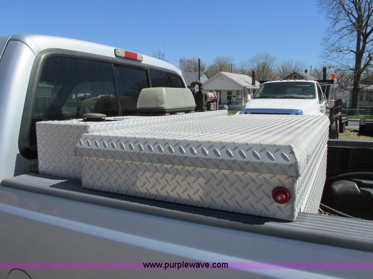 image for item K5002 2001 Ford F350 Super Duty XLT SuperCab pickup truck