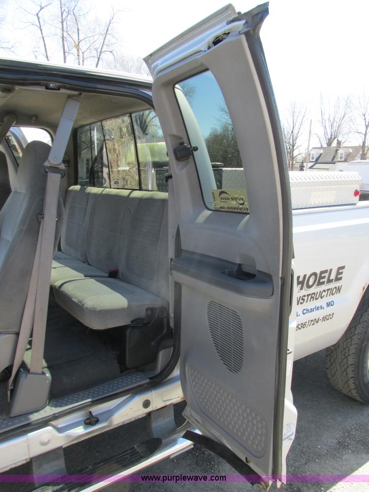 image for item K5002 2001 Ford F350 Super Duty XLT SuperCab pickup truck