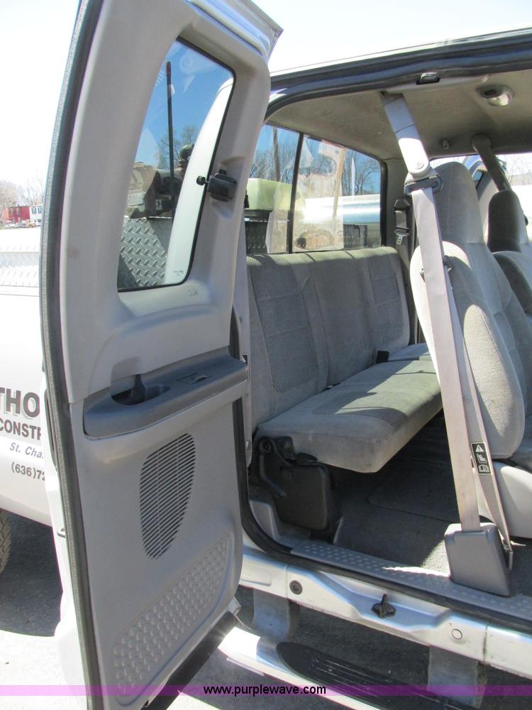 image for item K5002 2001 Ford F350 Super Duty XLT SuperCab pickup truck