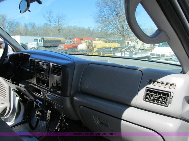 image for item K5002 2001 Ford F350 Super Duty XLT SuperCab pickup truck