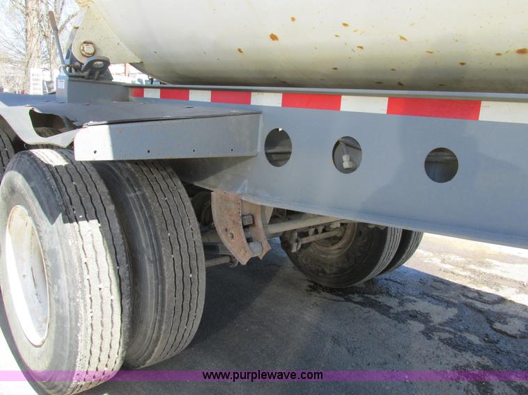 image for item K5003 2002 Smith side dump trailer