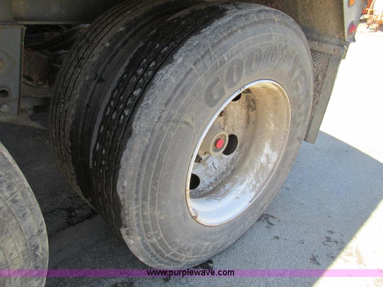 image for item K5003 2002 Smith side dump trailer