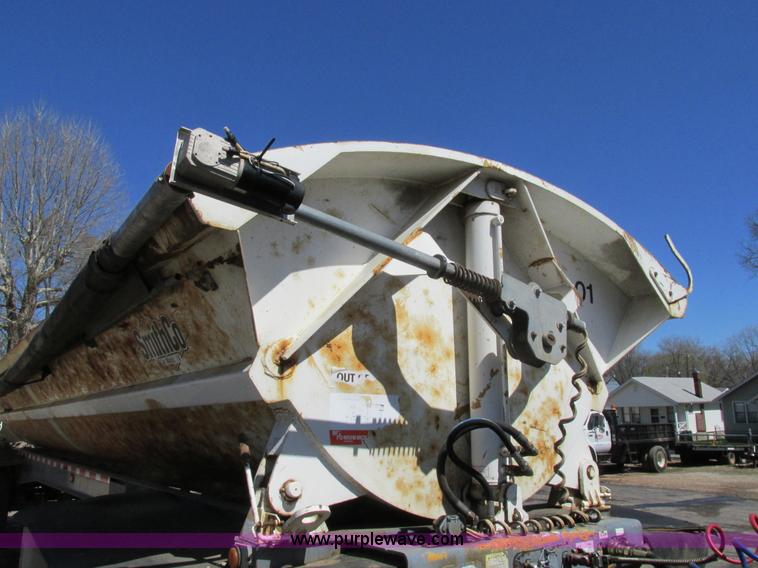 image for item K5004 2000 Smith side dump trailer