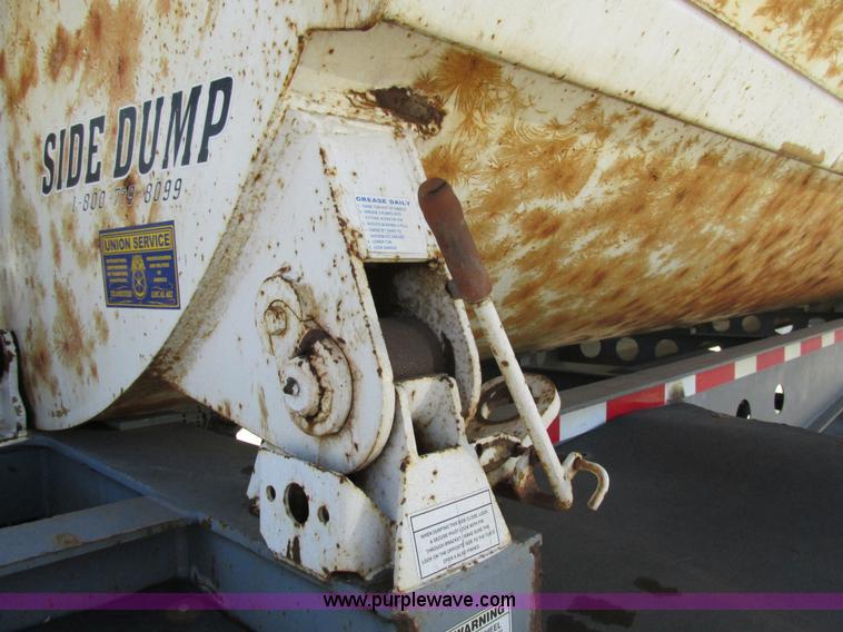 image for item K5004 2000 Smith side dump trailer