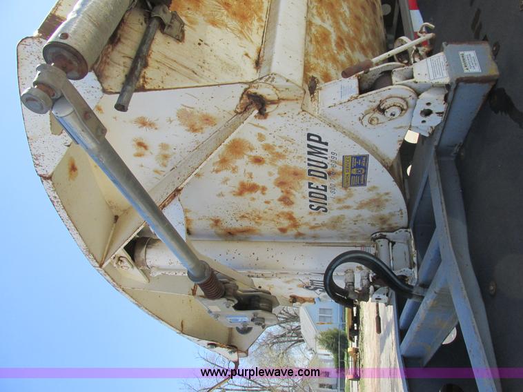 image for item K5004 2000 Smith side dump trailer