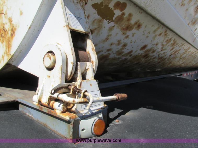 image for item K5004 2000 Smith side dump trailer