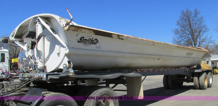 image for item K5005 2002 Smith side dump trailer
