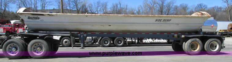 image for item K5005 2002 Smith side dump trailer