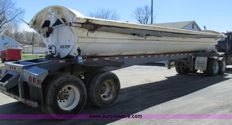 image for item K5005 2002 Smith side dump trailer