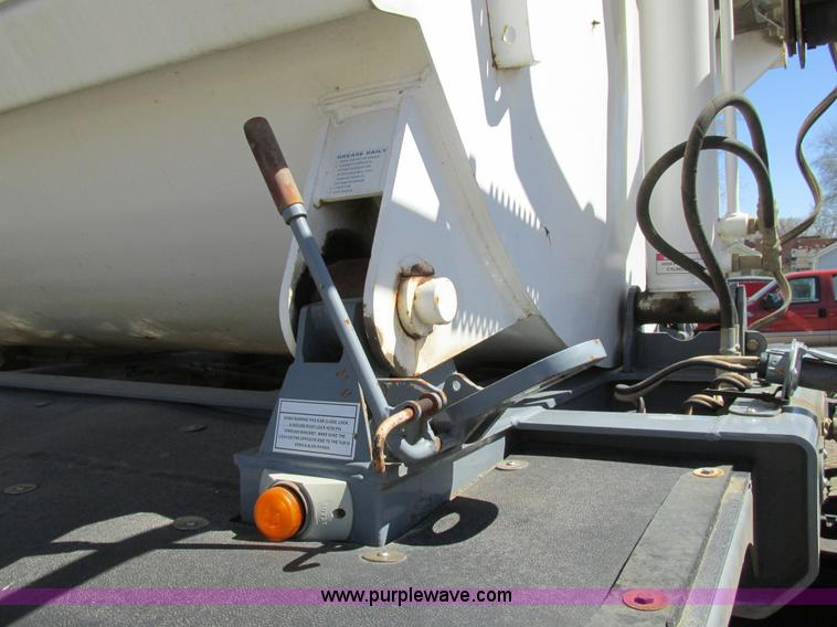 image for item K5005 2002 Smith side dump trailer