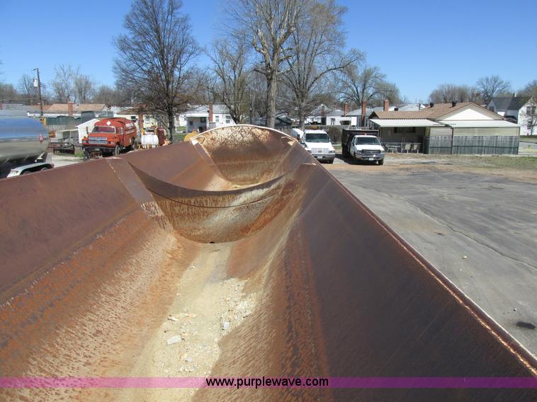 image for item K5005 2002 Smith side dump trailer